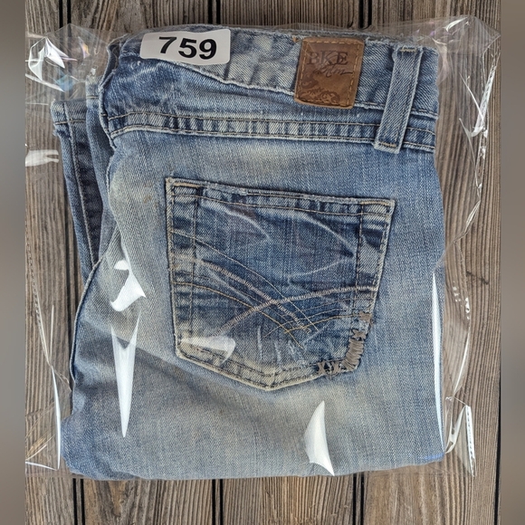 BKE Size 28 Faded Vibe Bermuda Jean Shorts - Picture 11 of 11